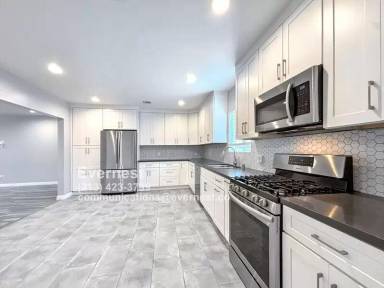Main picture of 3456 S Redondo Blvd