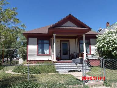 Main picture of 704 1/2 S 2nd St