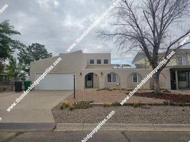 Main picture of 606 Lakeview Cir SE