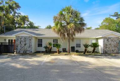 Main picture of 601 N 61st Ave