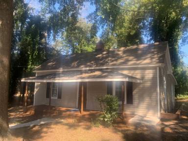 Main picture of 723 W Broad St