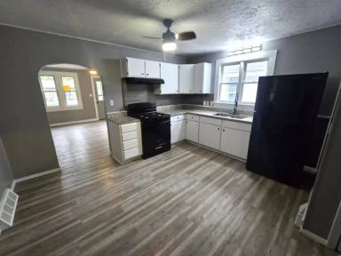 Main picture of 411 N Madison St