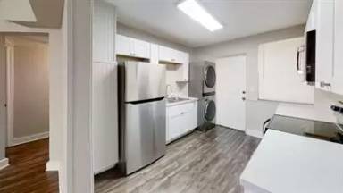 Main picture of 1575 W 19th St
