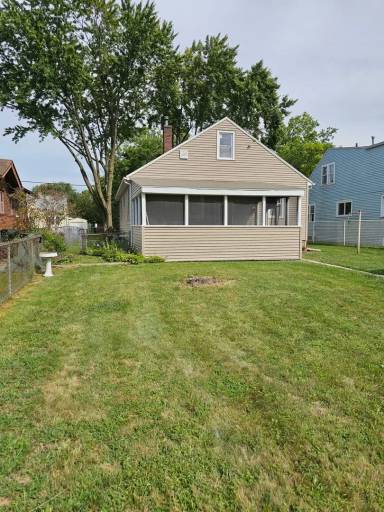 Main picture of 141 Hope Ave