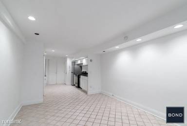 Main picture of 330 E 93rd St