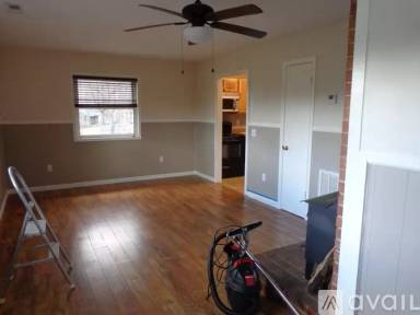 Main picture of 605 Poplar Ln