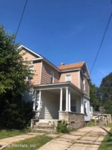 Main picture of 1136 W 8th St