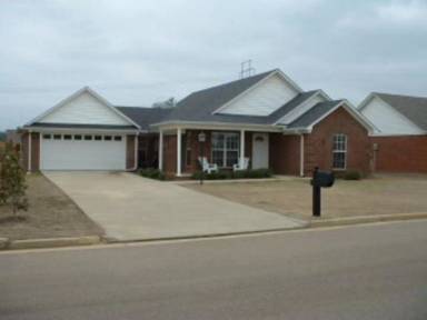 Main picture of 208 Eagles Nest Ln