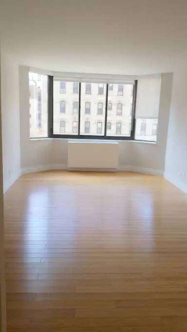 Main picture of 127 E 30th St