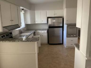 Main picture of 555 Club Dr