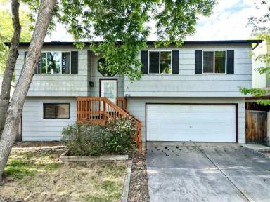 Main picture of 2710 Cherly St