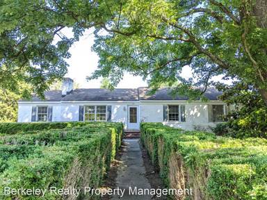 Main picture of 302 Farmville Ln