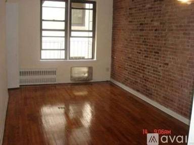 Main picture of 209 E 25th St