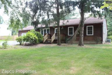 Main picture of 60 Cedar Swamp Rd