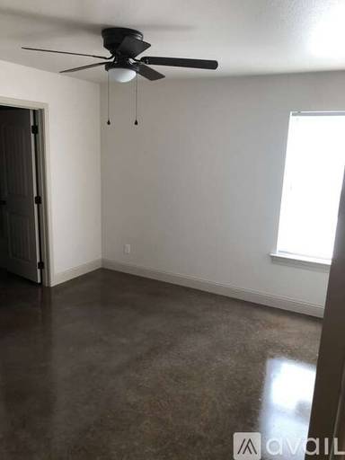 Main picture of 108 E New York Ave