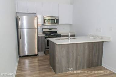 Main picture of 2700 W North Ave