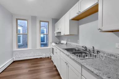 Main picture of 425 Porter Ave