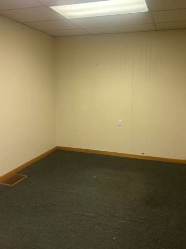 Main picture of 114 E 4th St