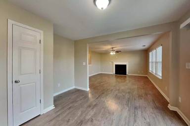 Main picture of 136 Beech Ct