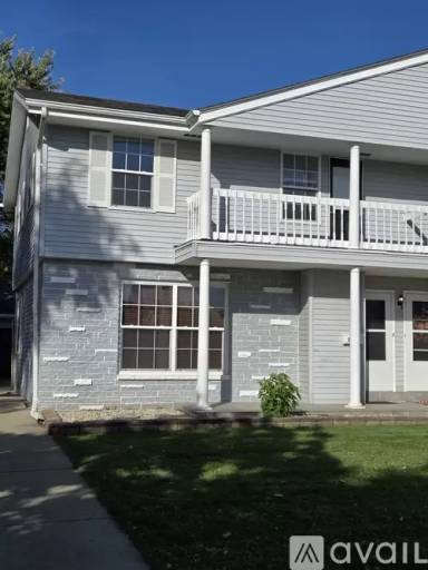 Main picture of 5841 S Illinois Ave