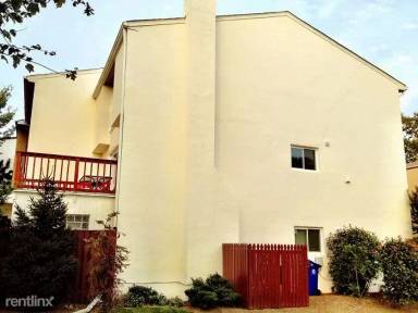 Main picture of 1923 N Woodley St