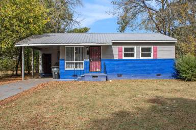 Main picture of 5708 Country Club Dr