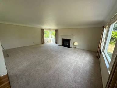 Main picture of 700 Irving Ave