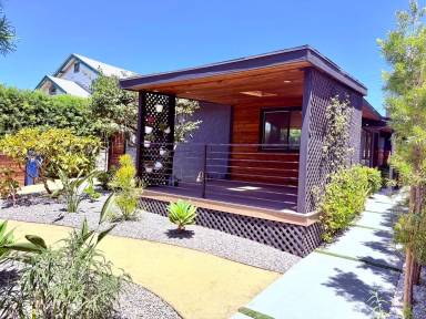 Main picture of 3112 S La Salle Ave