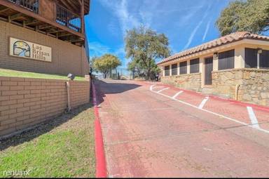 Main picture of 2540 Entrada Blvd