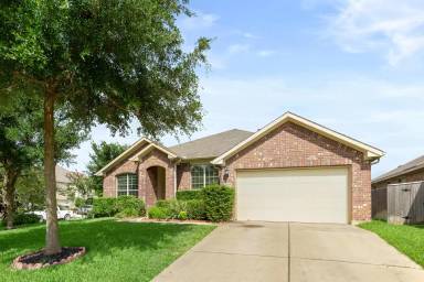 Main picture of 18717 Deep Water Dr