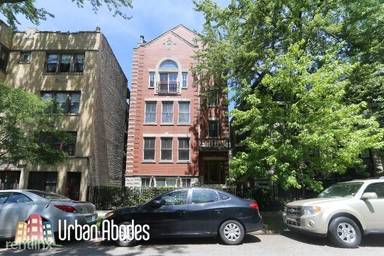 Main picture of 654 W Briar Pl