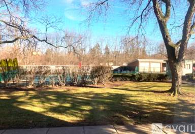 Main picture of 946 N Adams Rd