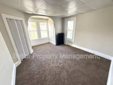 Main picture of 230 N 3rd St