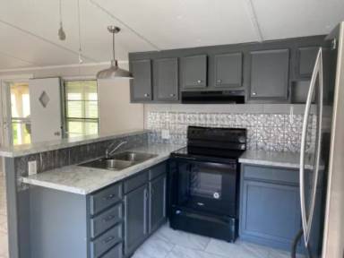 Main picture of 833 Lovell Rd