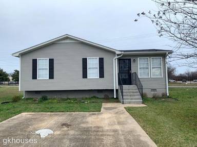 Main picture of 1161 John J Eagan Dr
