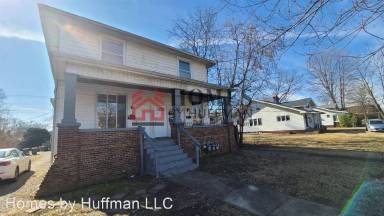 Main picture of 841 Washington Ave