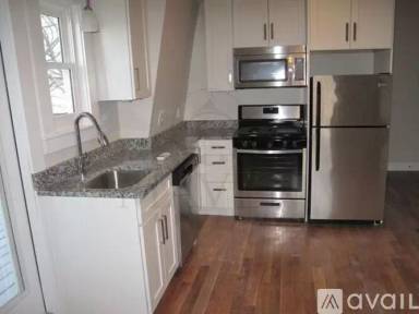 Main picture of 10 Montrose St