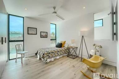 Main picture of 2944 Kelton Ave