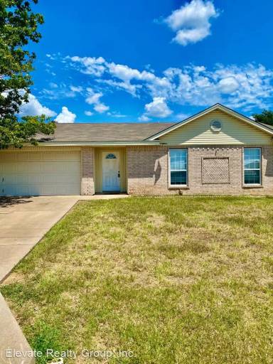 Main picture of 3904 Country Meadows Rd