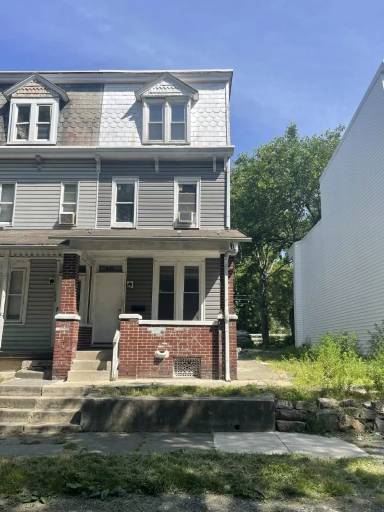 Main picture of 1626 Park St