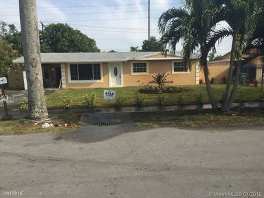 Main picture of 5001 NW 182nd St