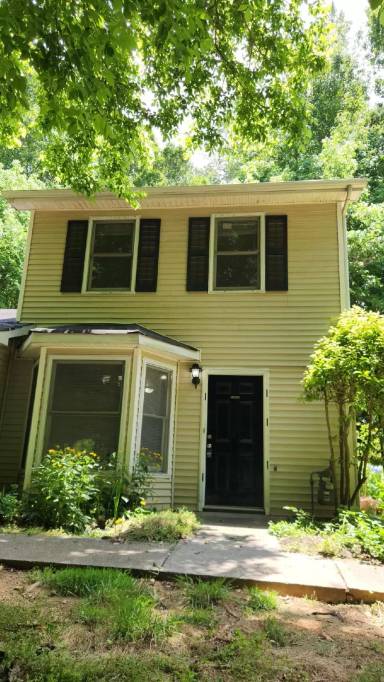 Main picture of 1480 Oakpointe Dr SW