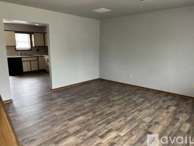 Main picture of 419 E Monroe Ave
