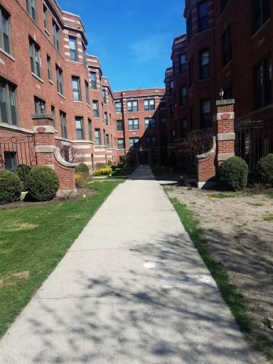 Main picture of 6849-75 S Crandon Ave Apartments