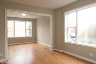 Main picture of 4256 W Addison St