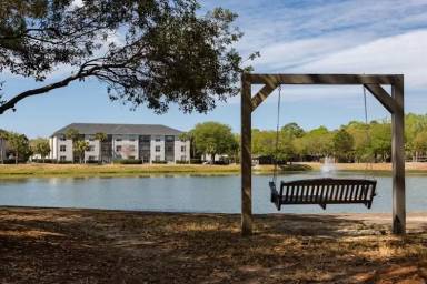 Main picture of 1003 River Haven Cir