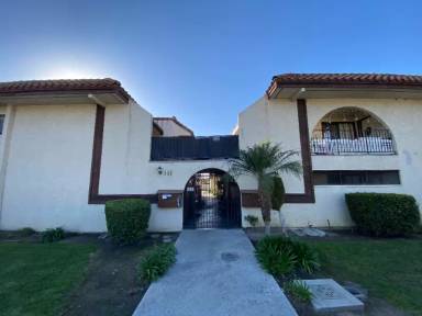 Main picture of 111 S Acacia Ave
