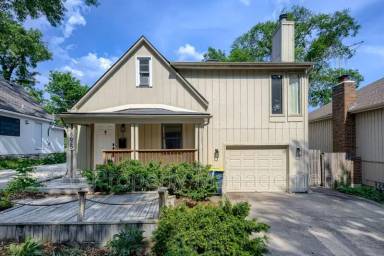 Main picture of 4625 Bell St