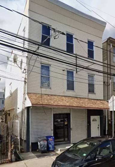 Main picture of 96 Summer Ave