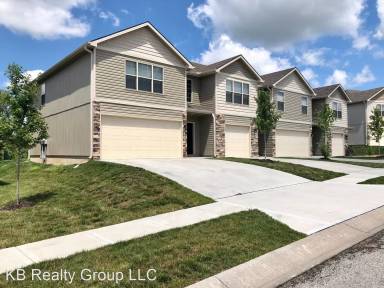 Main picture of 1404-32 NE Mary Ct